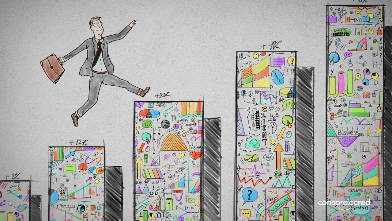Homem subindo em um gráfico para representar o crescimento do mercado de consórcio em 2023