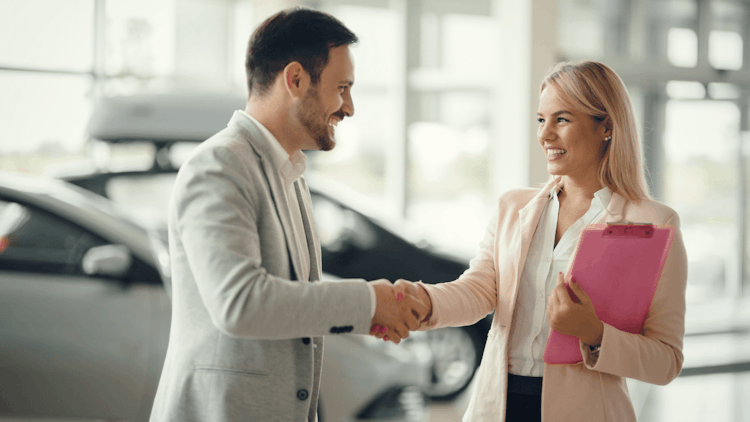 Negociação de venda de carro feita com carta de crédito contemplada de consórcio